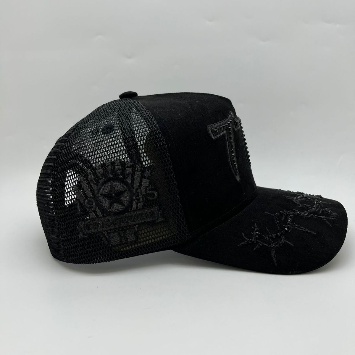 V2 Diamond 777 Suede Trucker - Black